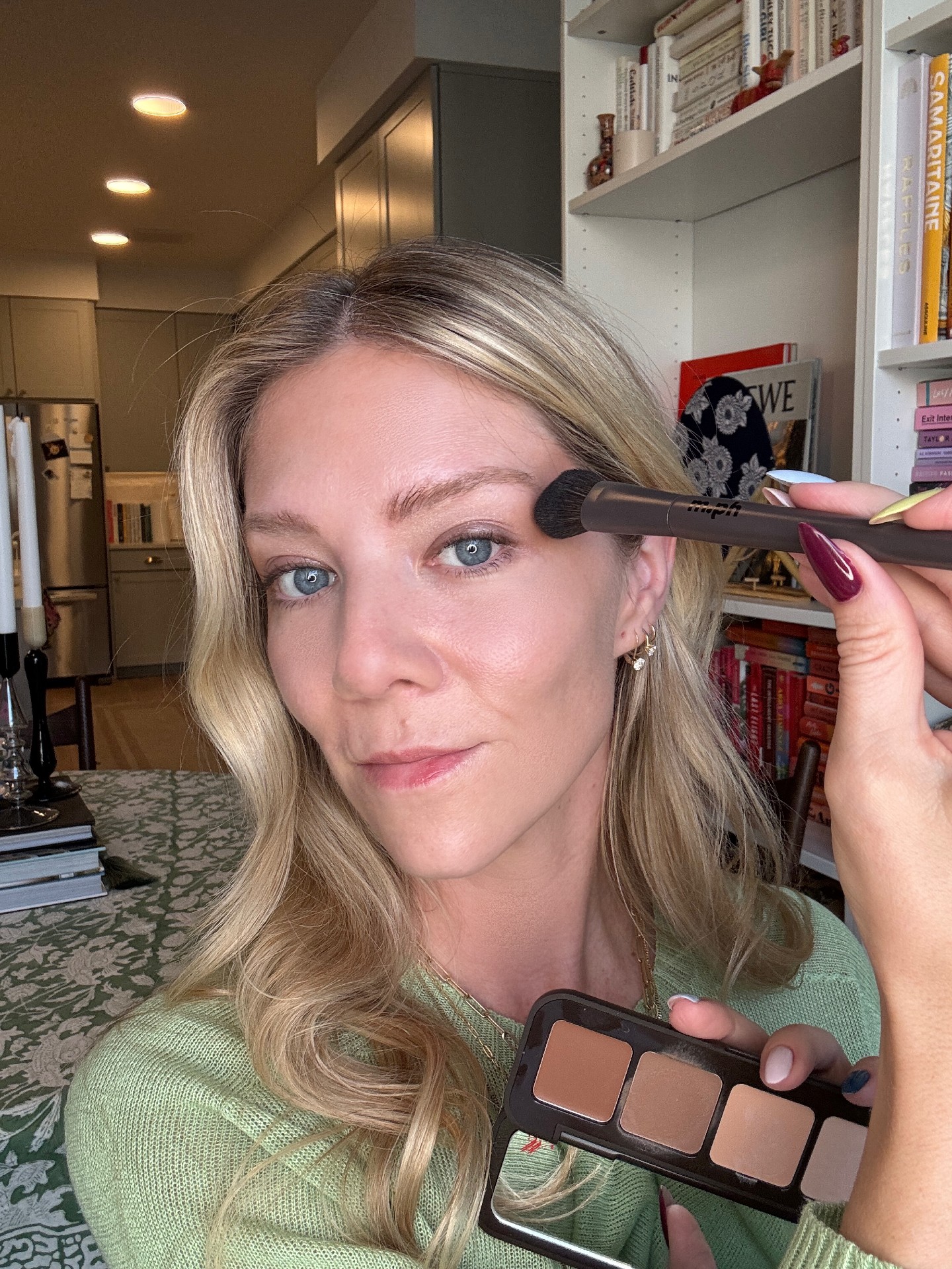 Brianna Peters testing m.ph beauty contour.