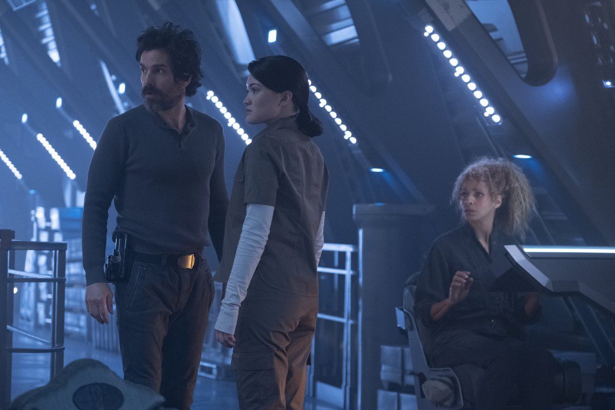 Santiago Cabrera as Crist--bal Rios; Isa Briones as Soji; Michelle Hurd as Raffi