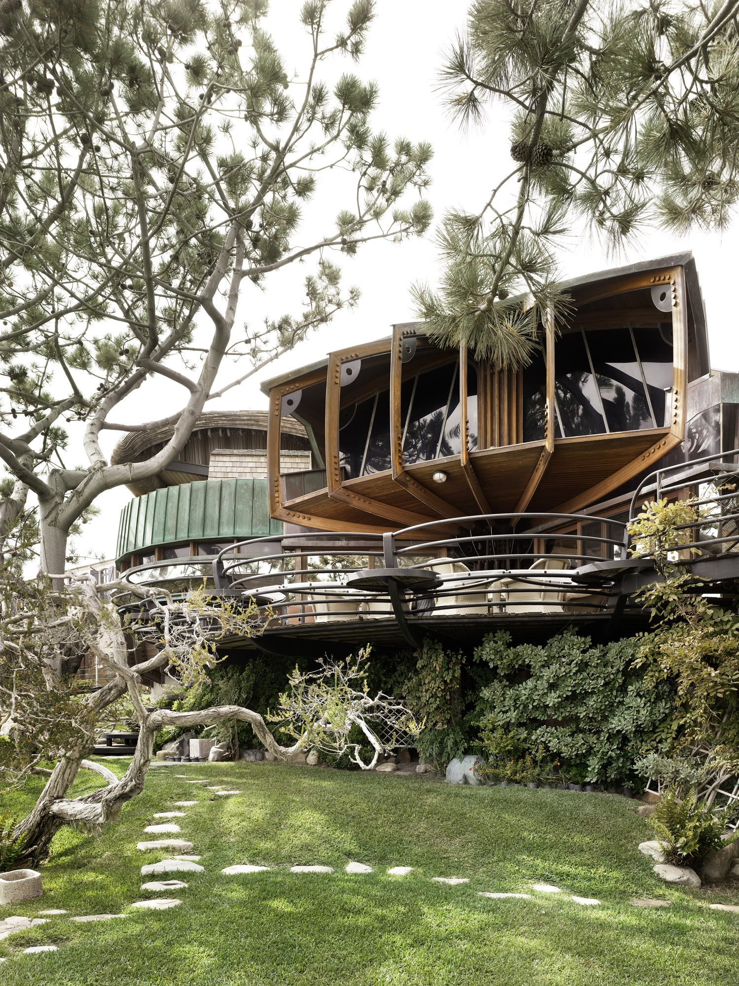 the flowing organic architecture work by Bart Prince