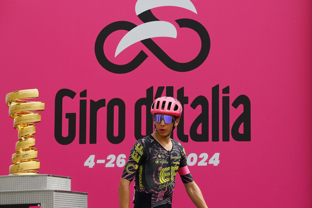 Andrea Piccolo passes the Giro d'Italia Senza Fine trophy 2024