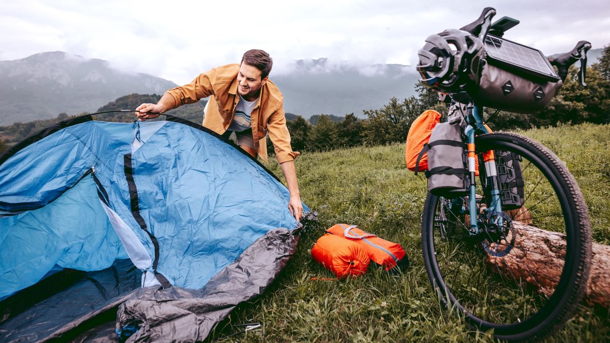 Oneperson tent vs bivy sack best for bikepacking? Advnture
