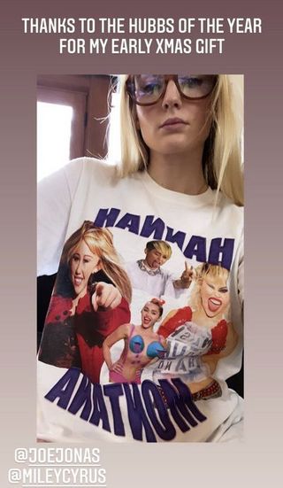 sophie turner hannah montana t shirt instagram