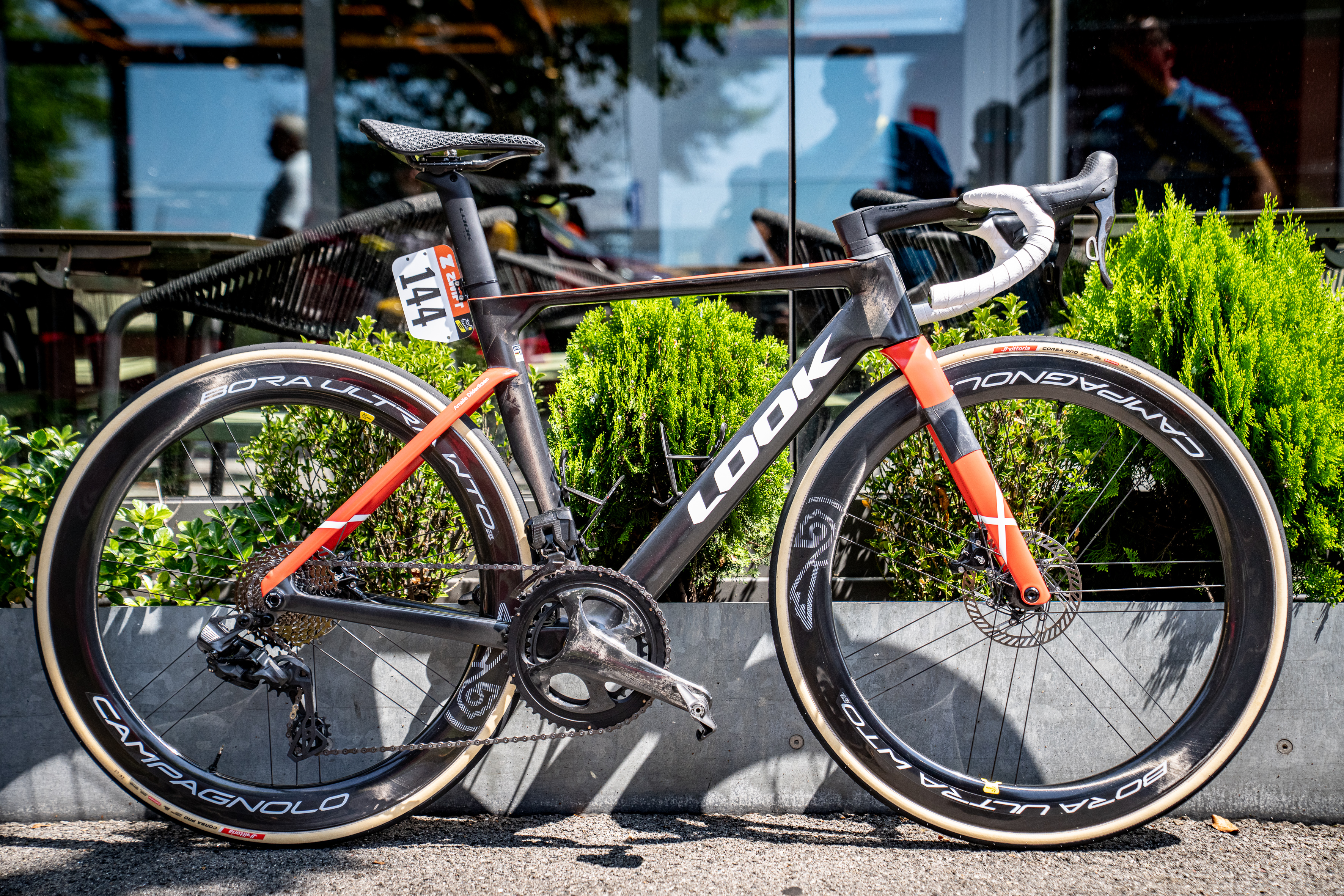 Amelie Dideriksen's custom painted Look bike