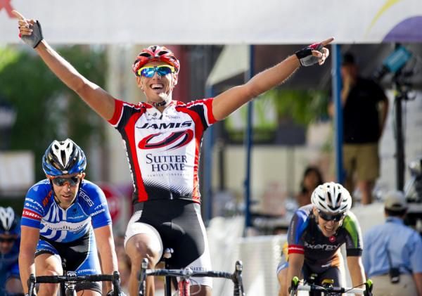 Demis Aleman (Jamis Sutter Home) finishes just ahead of Hilton Clarke (UnitedHealthcare)