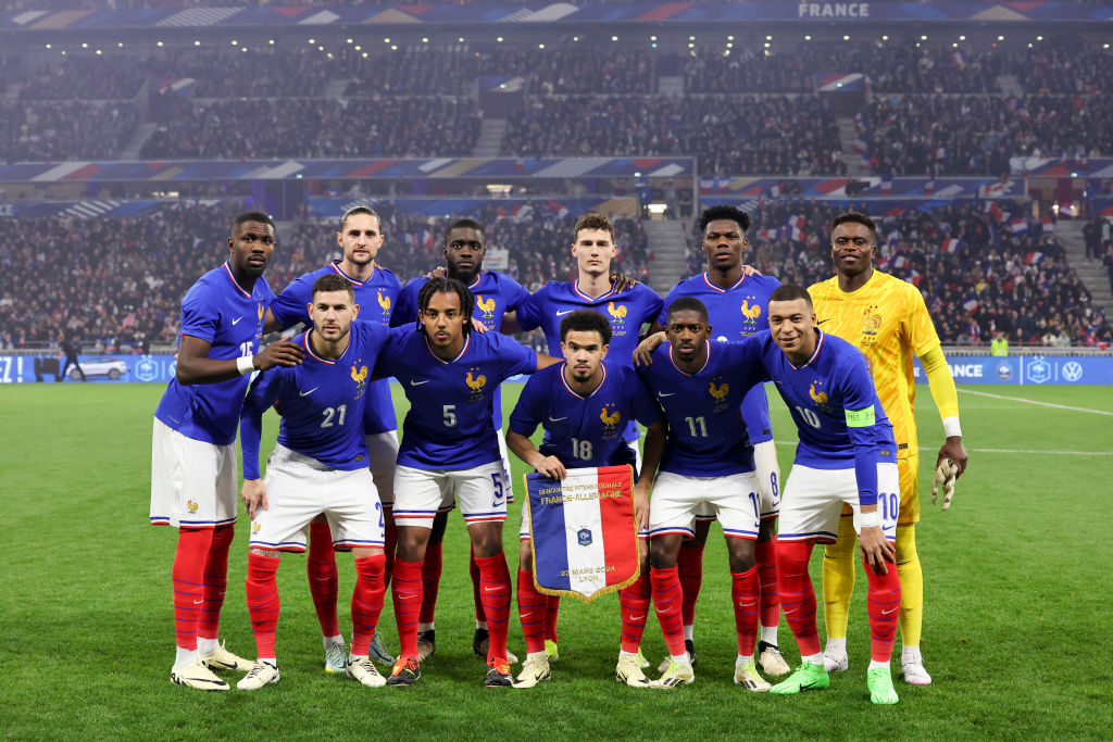 Francia Euro 2024 El equipo de Francia posa para una fotografía antes del partido amistoso internacional entre Francia y Alemania en el estadio Groupama de Lyon, Francia, el 23 de marzo de 2024. (Foto de Catherine Steinkeste/Getty Images)