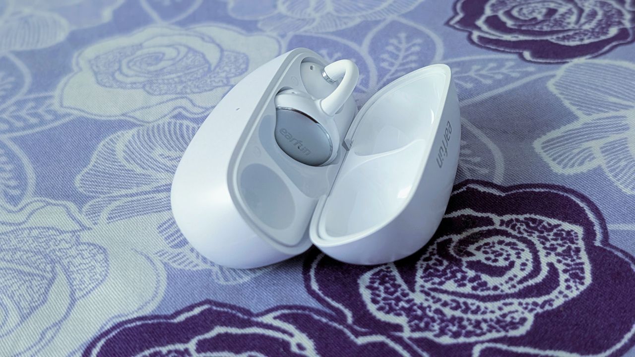 EarFun Clip Open Ear Earbuds