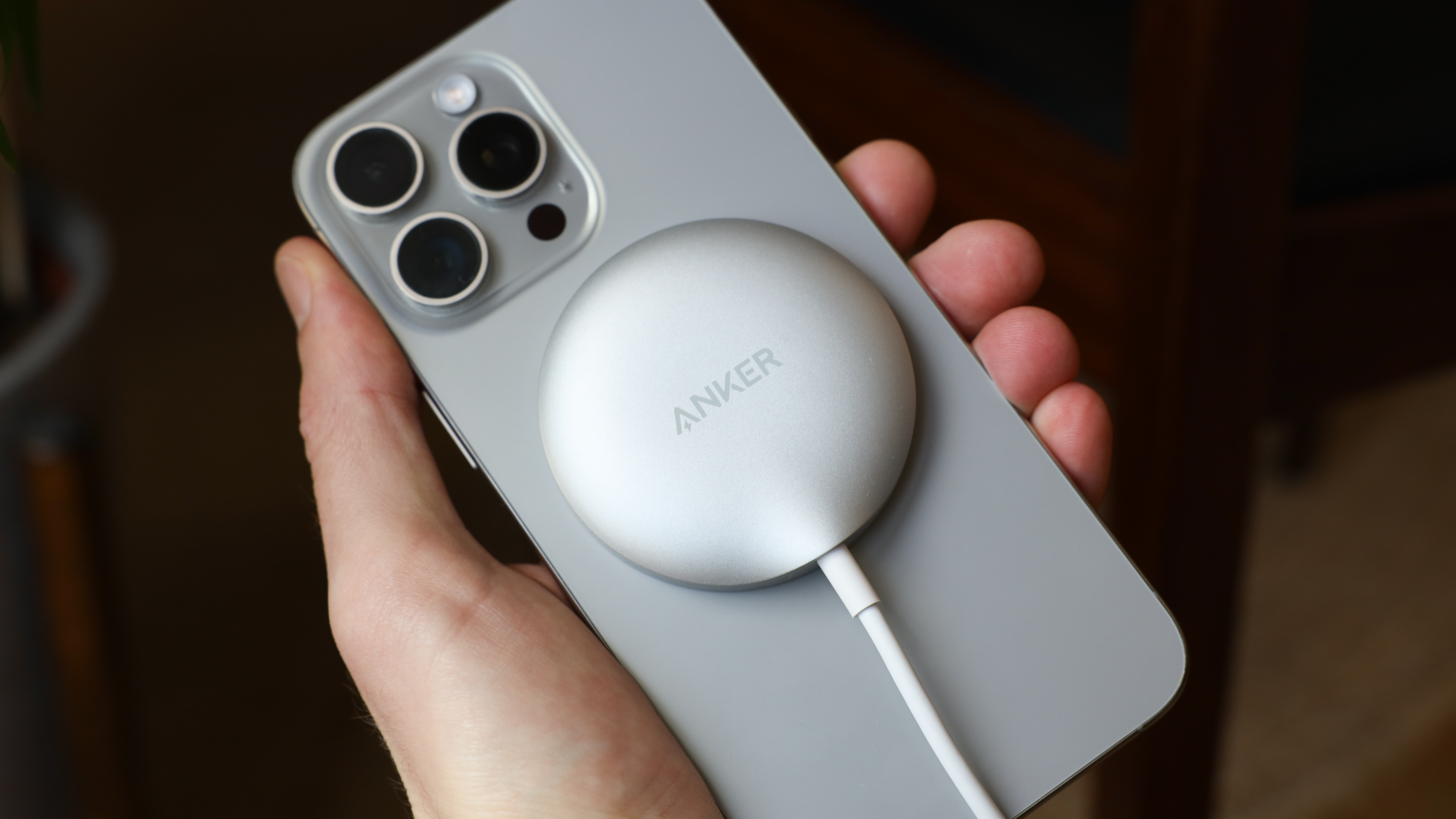 thumbnail image 2 of Anker MagGo Wireless Charger Stand For IPhone 16 – 15W MagSafe, Magnetic, 5ft Cable, 25W Adapter 2 of 4
