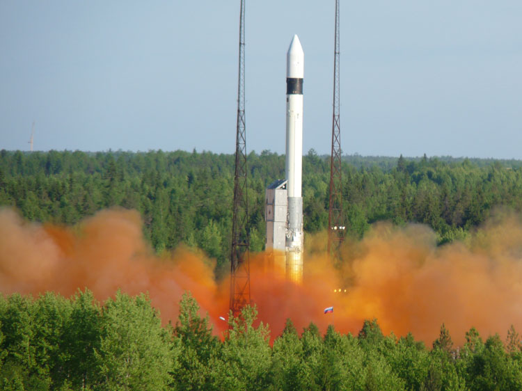 A Rockot rocket launches the SERVIS-2 satellite in June 2010