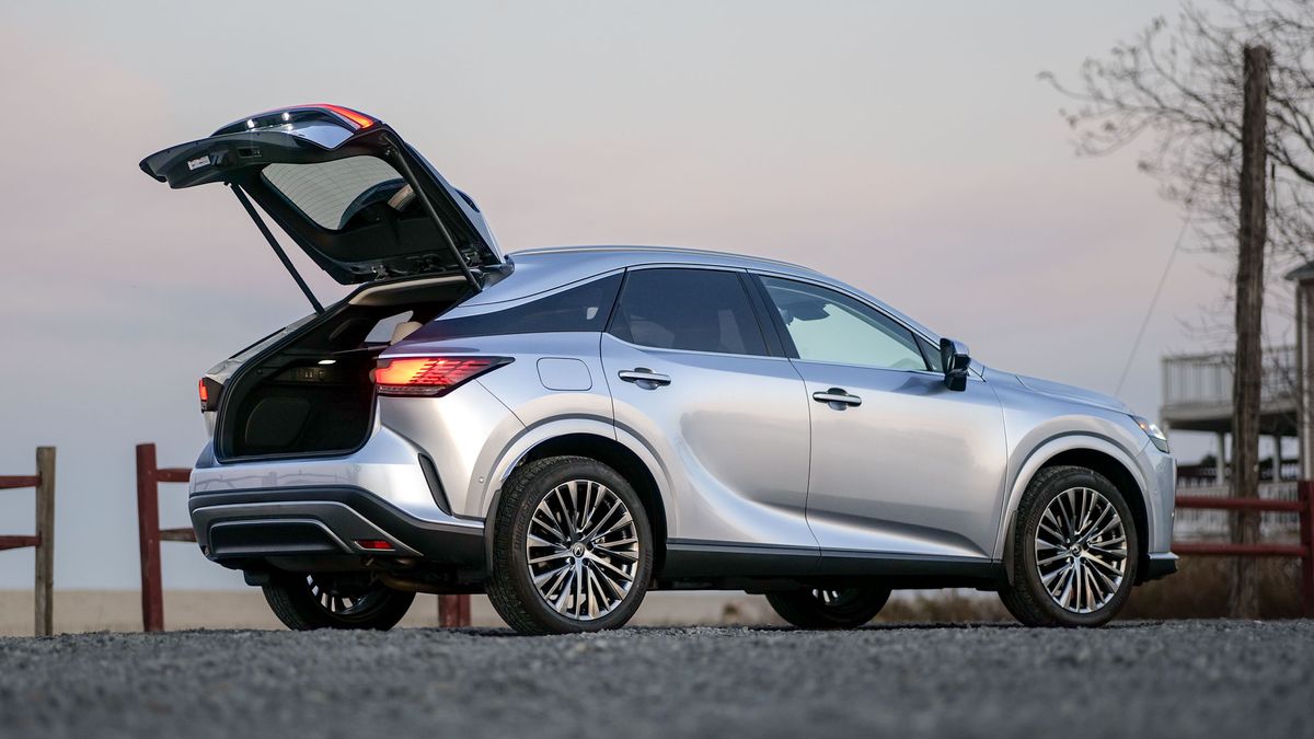 2024 Lexus RX450h+ Luxury PHEV test drive.