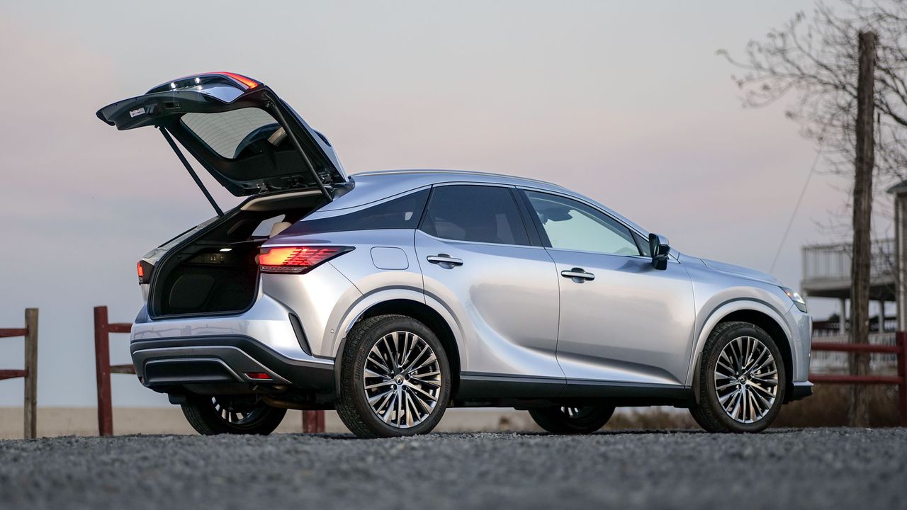 2024 Lexus RX450h+ Luxury PHEV test drive.
