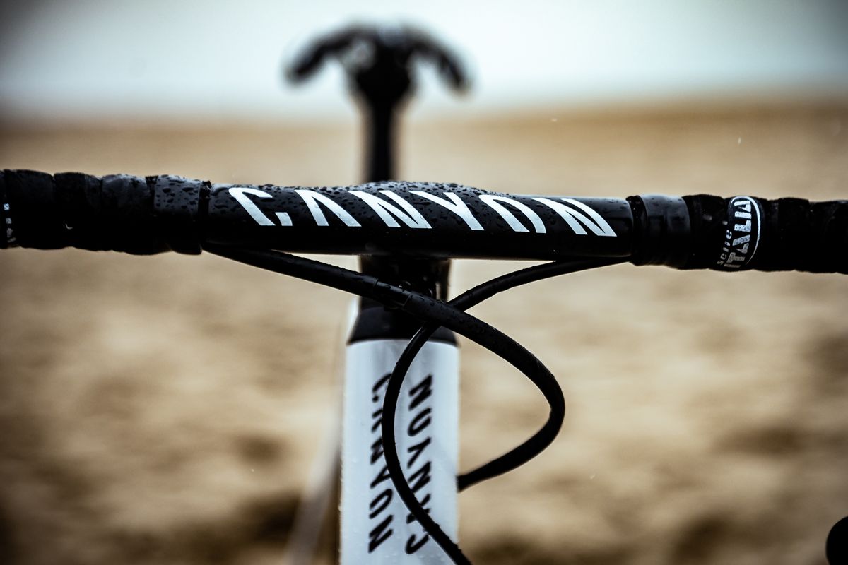 Ceylin del Carmen Alvarado's Canyon Inflite CF SLX cyclo cross bike