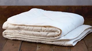 duvet size guide: Soak&Sleep Luxury New Zealand Wool Duvet