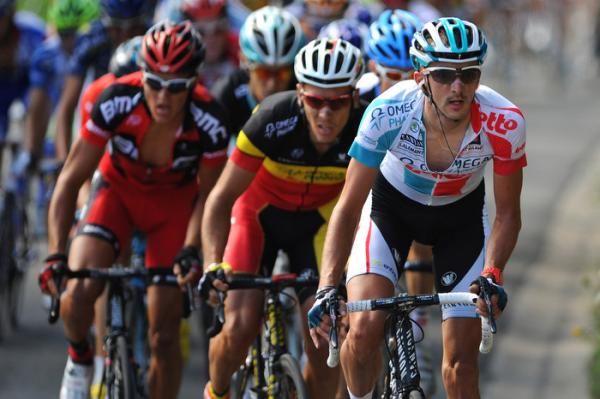 Jelle Vanendert leads Philippe Gilbert (Omega Pharma Lotto)