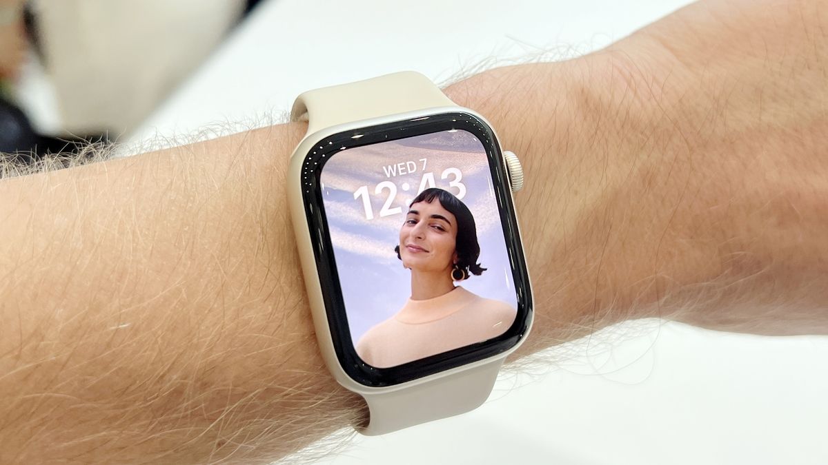 Image of the new Apple Watch SE 2