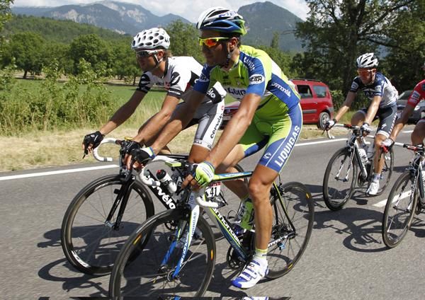 Ivan Basso rides in the bunch