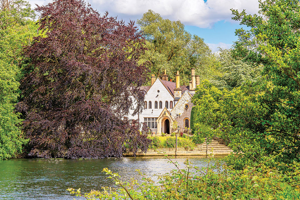 House for sale: Magna Carta Lane, Runnymede, Surrey.