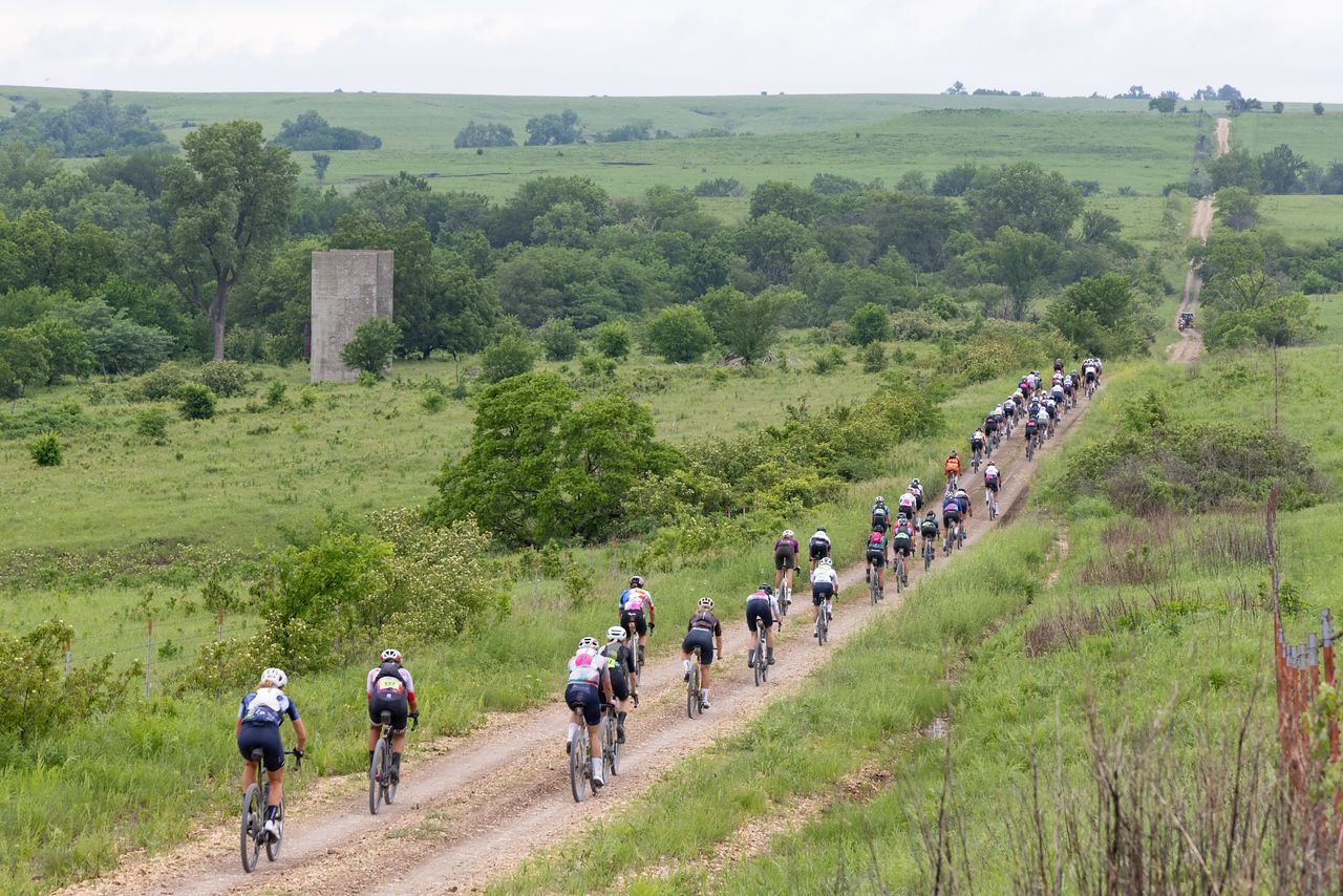 The women field heading north on Divide Road, one of the first really gnarly sections of minimum maintanece road.