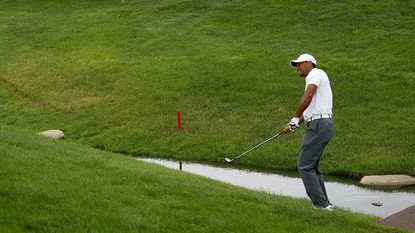 Worst Rounds in PGA Tour History: Tiger Woods en route to an 85 in the 3rd round of The Memorial Tournament in 2015 GettyImages-476095866
