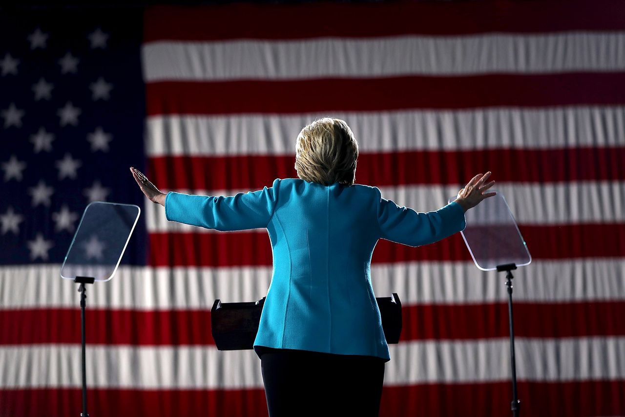 Hillary Clinton campaigns in Ohio before the election