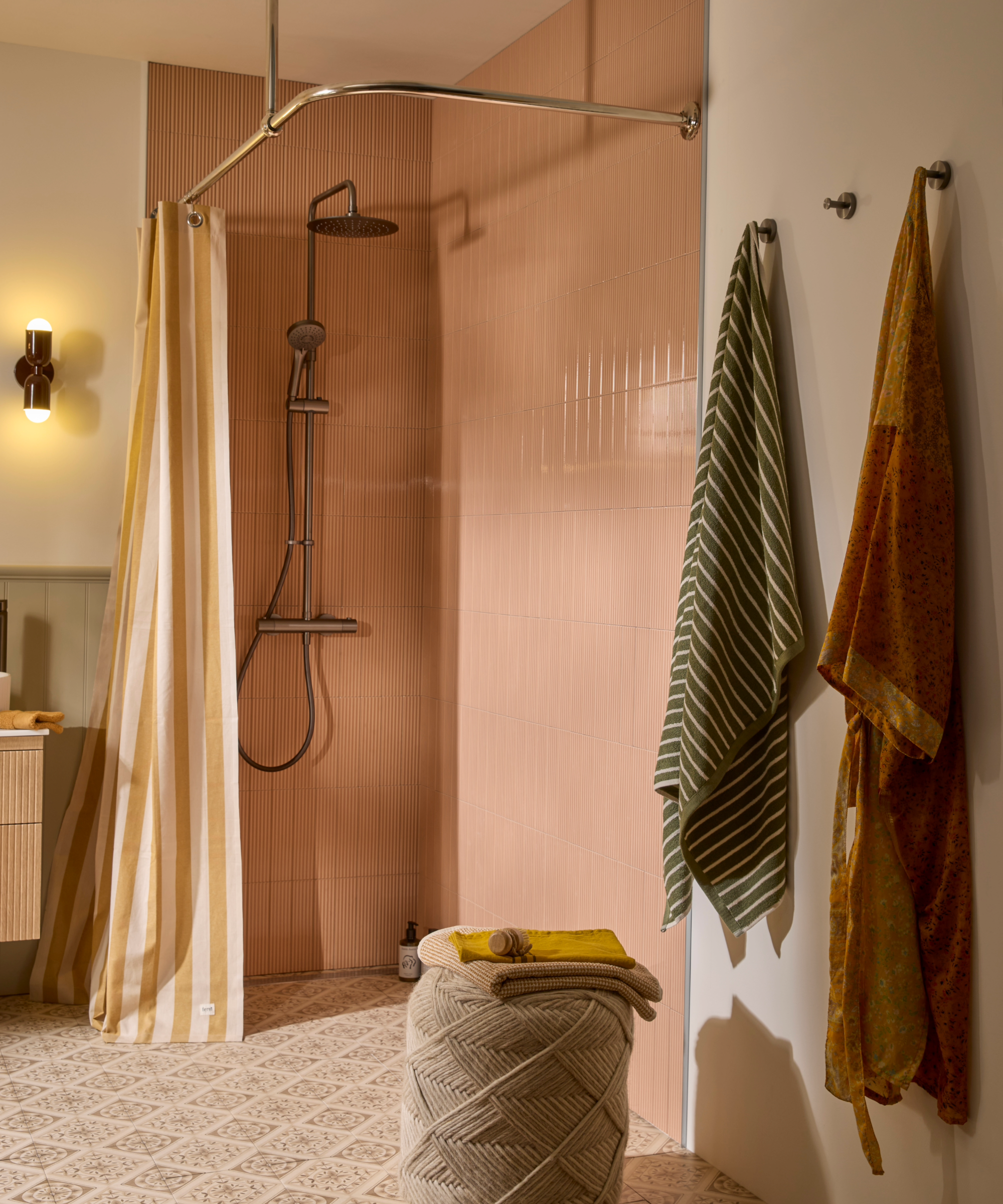 Wet room with shower curtain