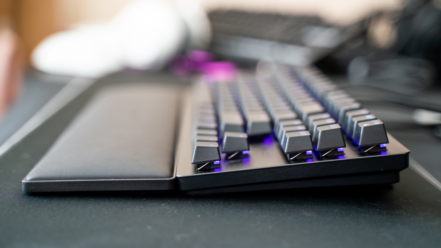 Razer Huntsman V2 TKL on a table