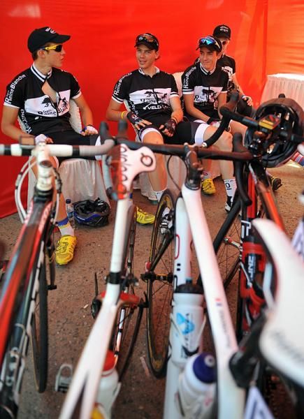 Reine Blanche riders relax prior to the start of stage 1.