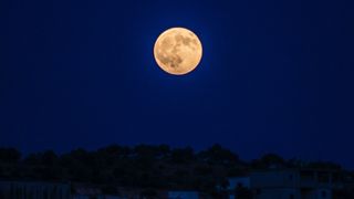 The full ‘Wolf Moon’ will be best captured at moonrise. Credit: Samer Daboul/Pexels