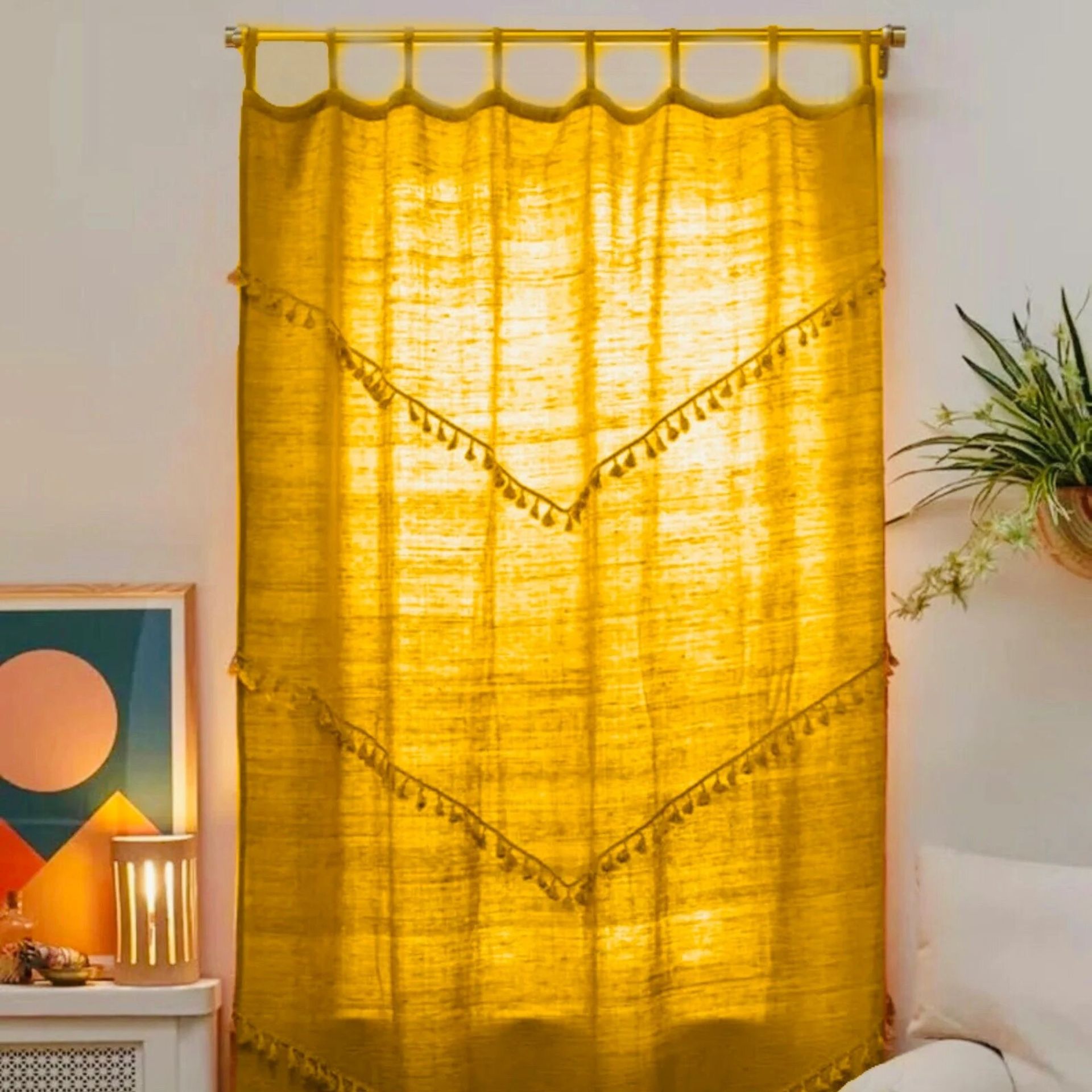 Panel jendela kuning cerah dari Etsy