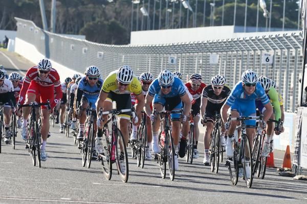 The bunch spint at the climax of stage two