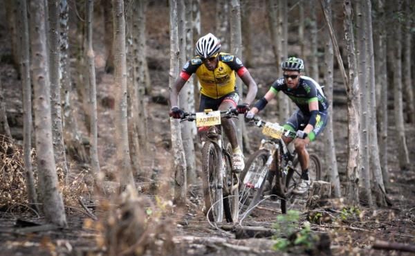 Adrien Niyonshuti and David George chase hard to fight out the remaining top 5 positions