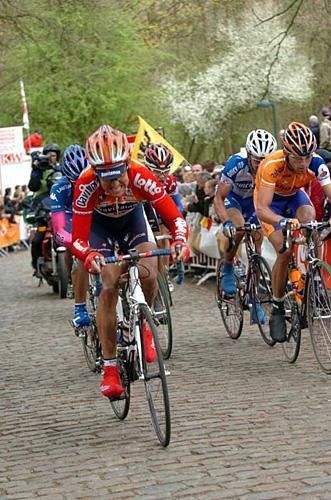 Nico Mattan (Davitamon-Lotto) ...ouch!