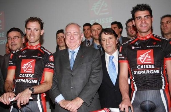 Caisse d'Epargne team bosses are flanked by Valverde and Pereiro