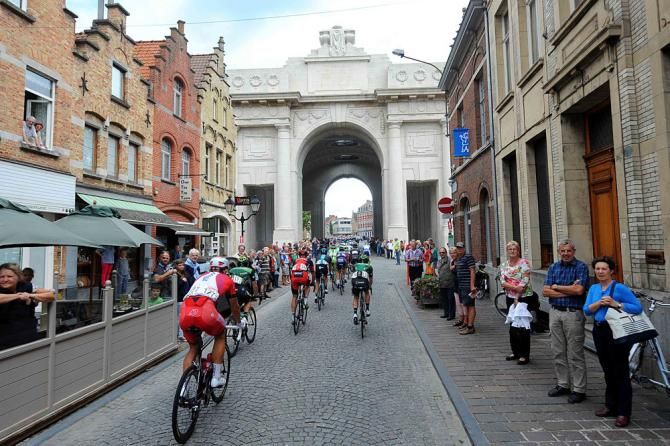 Racers in the Eneco Tour