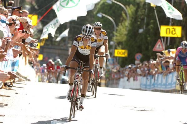 J&eacute;r&ocirc;me Baugnies comes across in third.