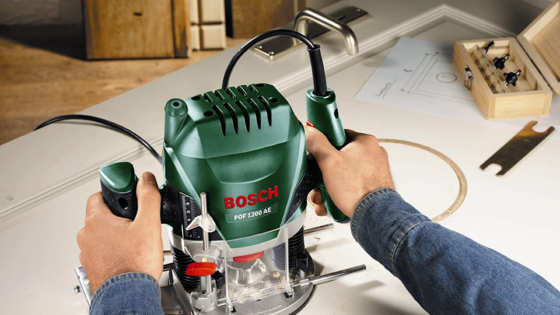 Bosch POF 1200 AE review a router that makes grooves like a power