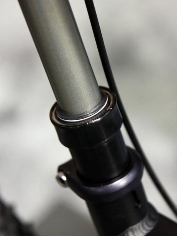 The spring loaded wiper seal is similar to what Fox uses on its suspension forks.