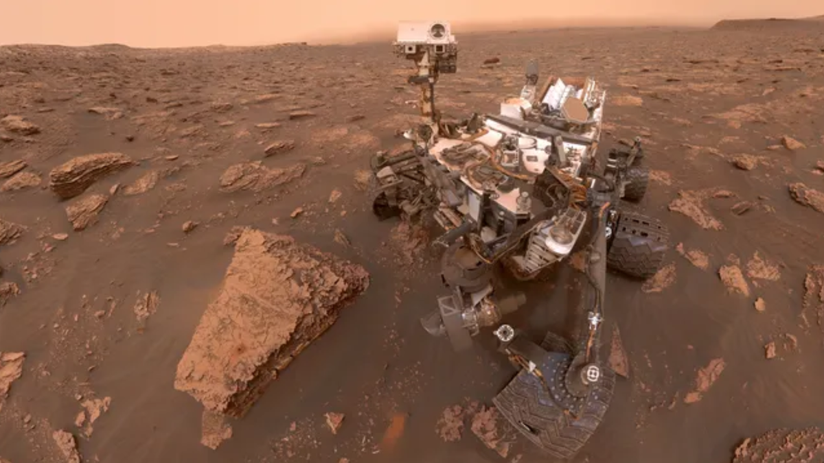 Марсоходът Curiosity на НАСА снима от зори до здрач на Марс по време на престой (видео)