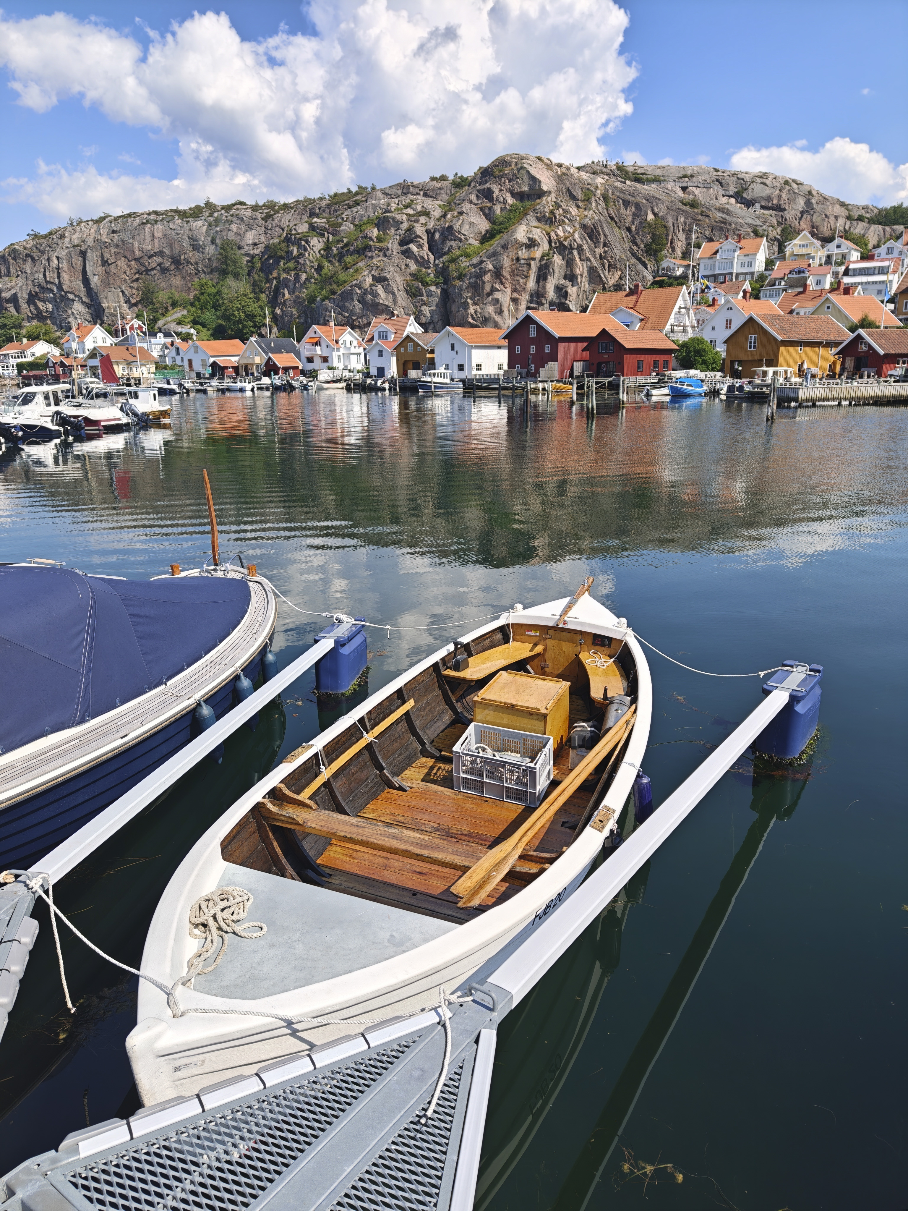 Oppo Find X8 Ultra phone sample image: a fishing boat tied up in a fishing village