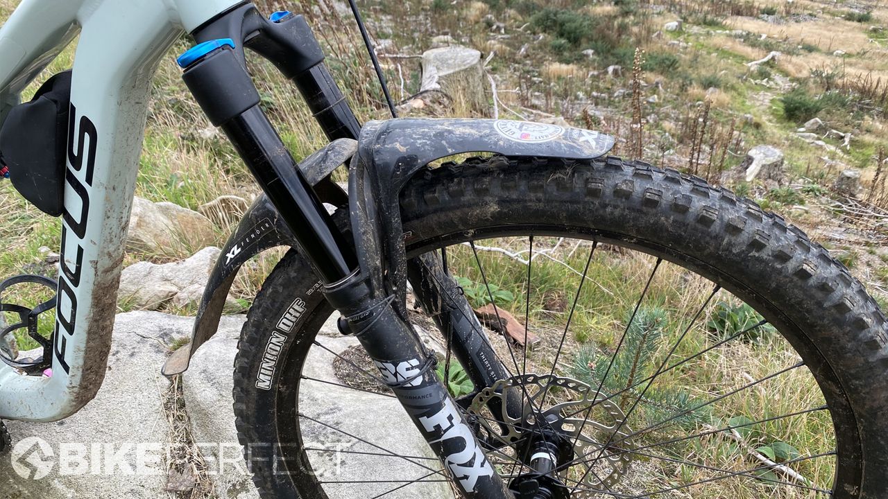 A close up of the Focus Jam 6.9's Fox 36 fork