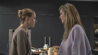 (L-R) Maika Monroe as Polly Murphy and Mary Elizabeth Winstead as Caitlin Morales in 20th Century Studios' THE HAND THAT ROCKS THE CRADLE.