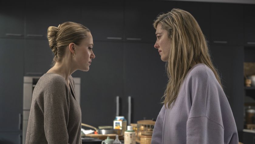(L-R) Maika Monroe as Polly Murphy and Mary Elizabeth Winstead as Caitlin Morales in 20th Century Studios&#039; THE HAND THAT ROCKS THE CRADLE.