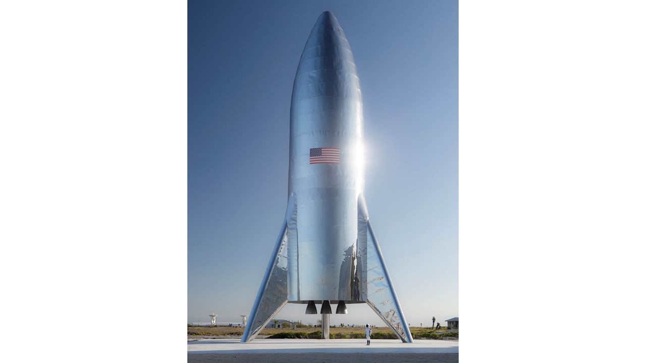 The test-flight version of SpaceX's Starship "Hopper" vehicle stands completed at the company's Texas test site. Elon Musk posted this photo on Twitter on Jan. 10, 2019.