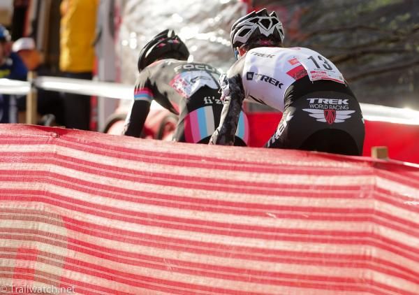 Chris Jones (Rapha-Focus) trying to hold off a charging Lukas Fl&uuml;ckiger