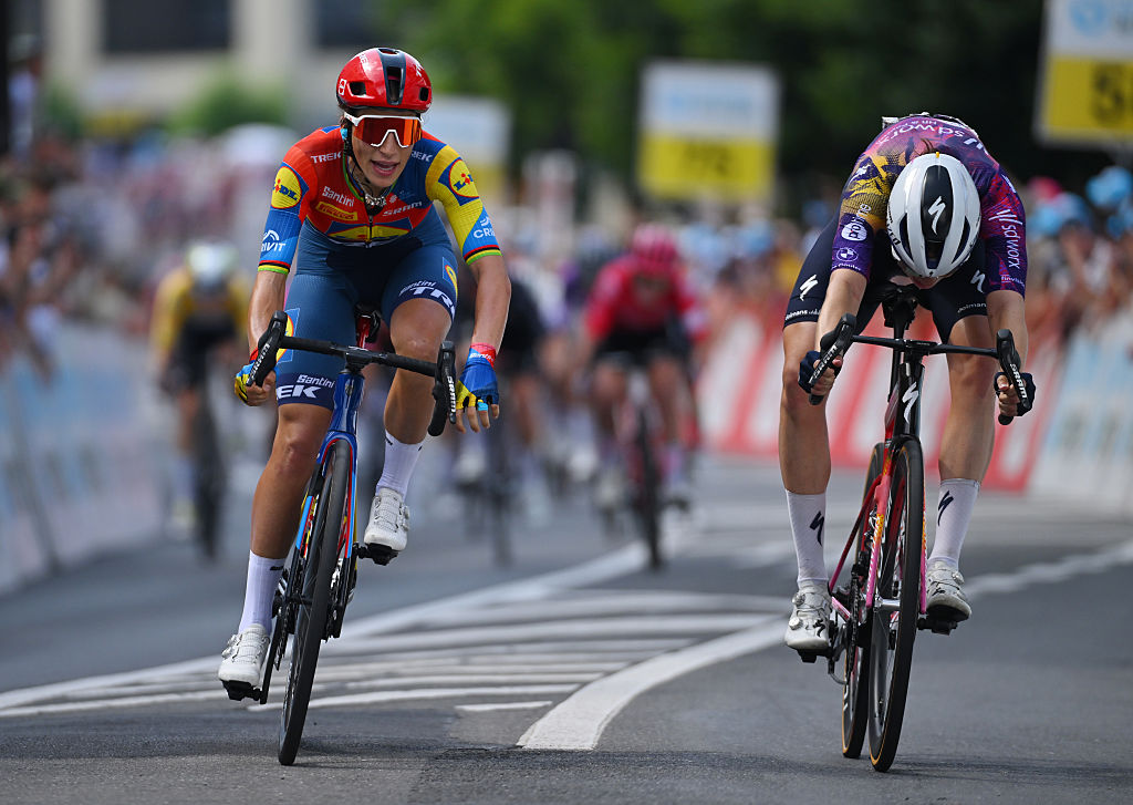 KUSSNACHT, SWITZERLAND - JUNE 14: (L-R) Stage winner Elisa Balsamo of Italy and Team Lidl - Trek and Mischa Bredewold of Netherlands and Team SD Worx - Protime sprint at finish line during the 5th Tour de Suisse Women 2025, Stage 3 a 123.1km stage from Oberkirch to Kussnacht / #UCIWWT / on June 14, 2025 in Kussnacht, Switzerland. (Photo by Tim de Waele/Getty Images)