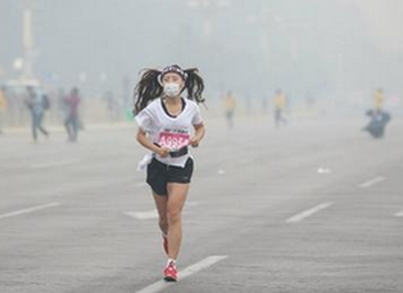 Runners &amp;#039;give up&amp;#039; on Beijing marathon due to intense smog