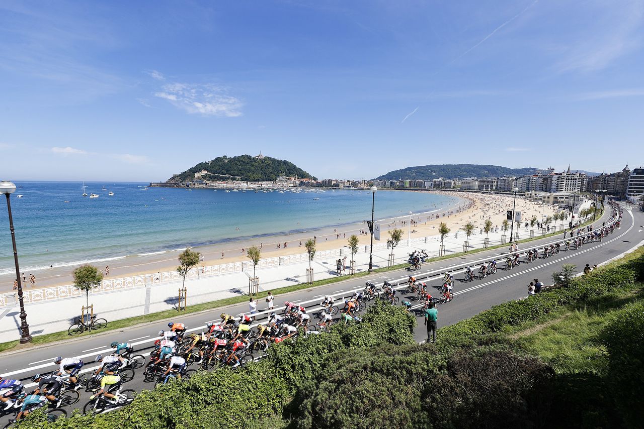 Vuelta Espana 2022 - 77th edition - 5th stage - Irun - Bilbao 187,2 km - 24/08/2022 - Scenery - Peloton - photo Luis Angel Gomez/SprintCyclingAgency&Acirc;&copy;2022