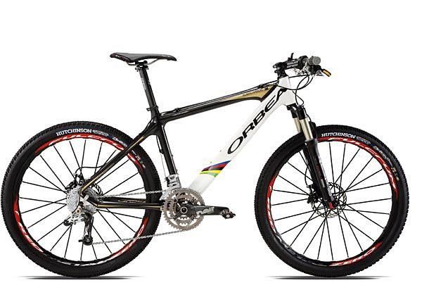 The team issue Orbea Alma custom painted for team superstar Julien Absalon.