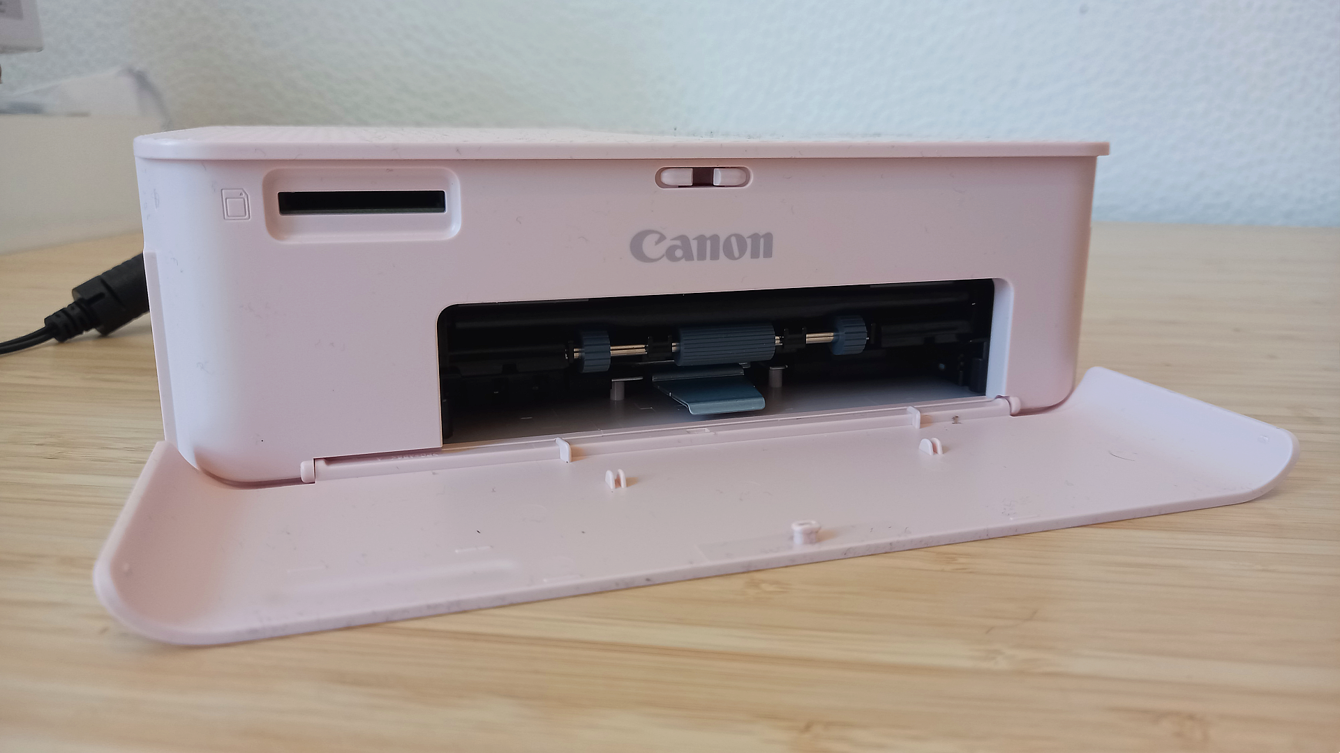 Canon Selphy CP1500 Loading Photo Paper & Installing The Paper Tray ! 