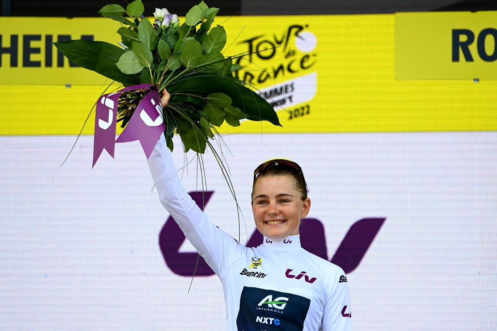 ROSHEIM FRANCE JULY 29 Julia Borgstrm of Sweden and Team AG Insurance NXTG celebrates at podium as White Best Young Rider Jersey winner during the 1st Tour de France Femmes 2022 Stage 6 a 1286km stage from SaintDidesVosges to Rosheim TDFF UCIWWT on July 29 2022 in Rosheim France Photo by Tim de WaeleGetty Images