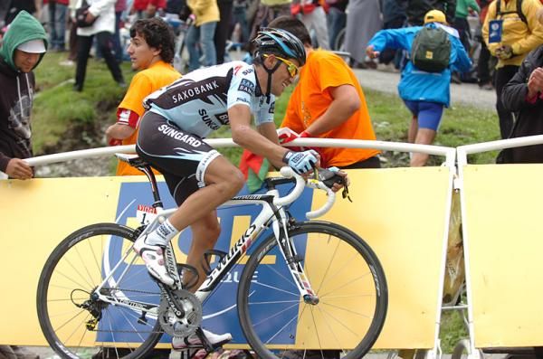 Alberto Contador (Saxo Bank Sungard) tries to limit his losses at the end of stage 12.